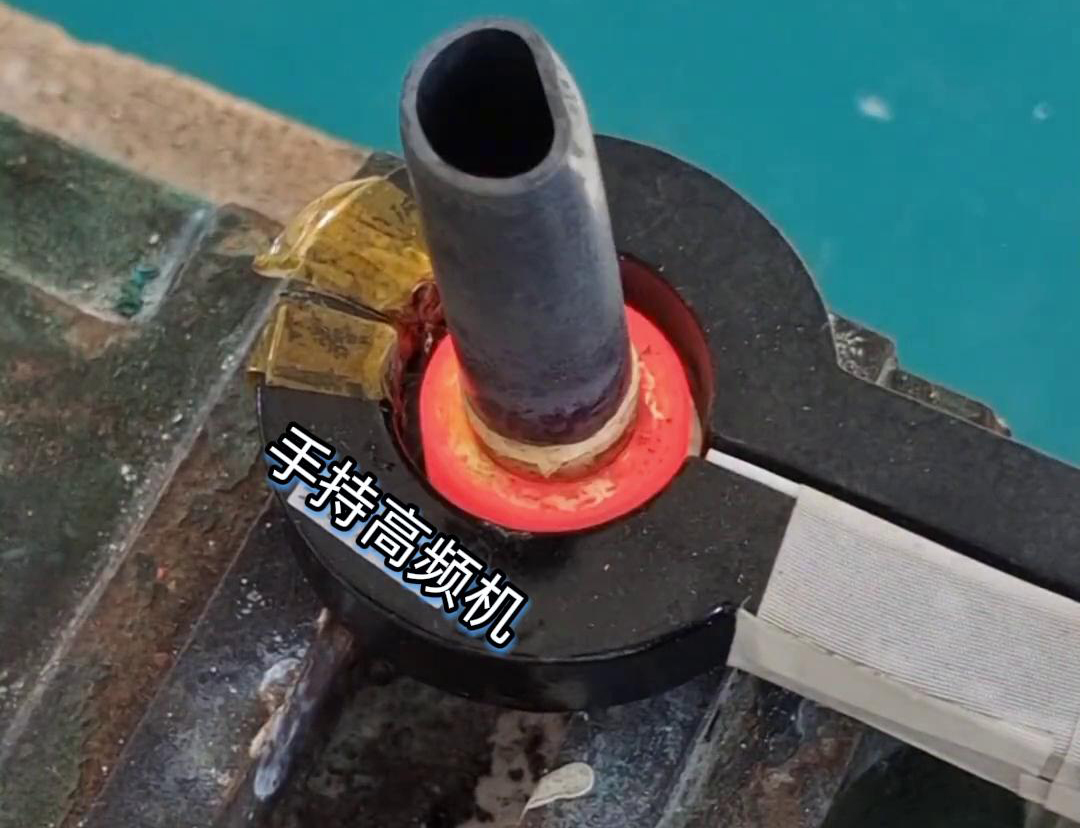 手持式高頻焊接機(jī)具有焊接速度快、焊接質(zhì)量高、操作簡單等優(yōu)點